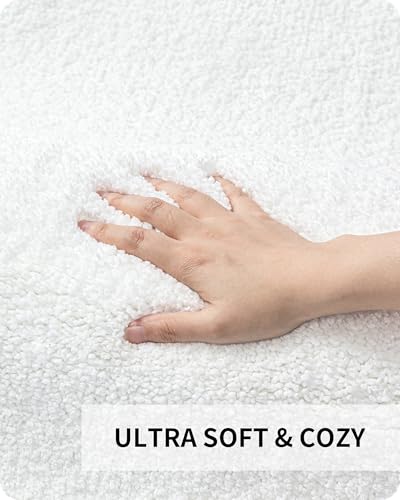 Small Bath Rugs White 17x24 Fluffy Non-Slip Bath Mat for Tub Washable Plush Bathroom Floor Mat Luxury Shag Absorbent Bath Rug for Shower Soft Bathroom Sink Mat