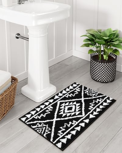 Uphome Boho Bathroom Rugs Black Tribal Bath Mat Western Non-Slip Absorbent Bath Rug Plush Soft Farmhouse Geometric Bathroom Floor Mat for Shower Toilet Tub, 18x26 inch - size: 18x26 inch