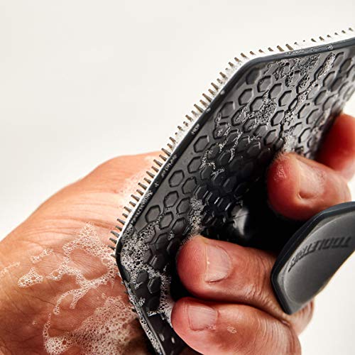TOOLETRIES Silicone Body Scrubber, Loofah Alternative - Charcoal | Exfoliating shower scrubber for sensitive skin that dries quickly and stays hygienic for everyday use.