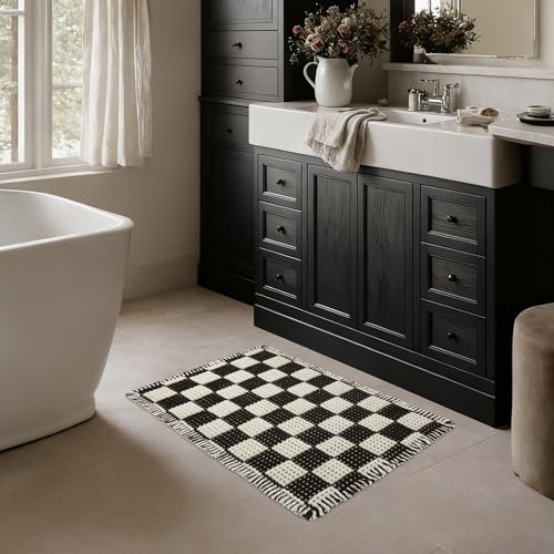 MatEssenz Checkered Waffle Bath Mat 20x32, Non Slip Bathroom Rug with Rubber Backing, Super Absorbent Machine Washable Bath Mat, Soft Quick Dry Checkered Bathroom Rug with Tassels, Black White - color: Lattice Style, size: 1'8" x 2'8" (Rectangular)
