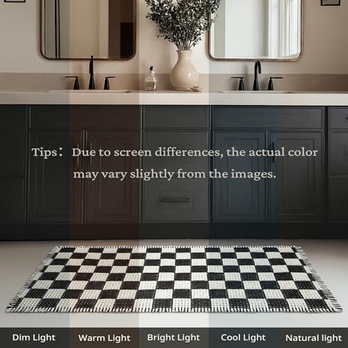 MatEssenz Checkered Waffle Bath Mat 20x32, Non Slip Bathroom Rug with Rubber Backing, Super Absorbent Machine Washable Bath Mat, Soft Quick Dry Checkered Bathroom Rug with Tassels, Black White - color: Lattice Style, size: 1'8" x 2'8" (Rectangular)